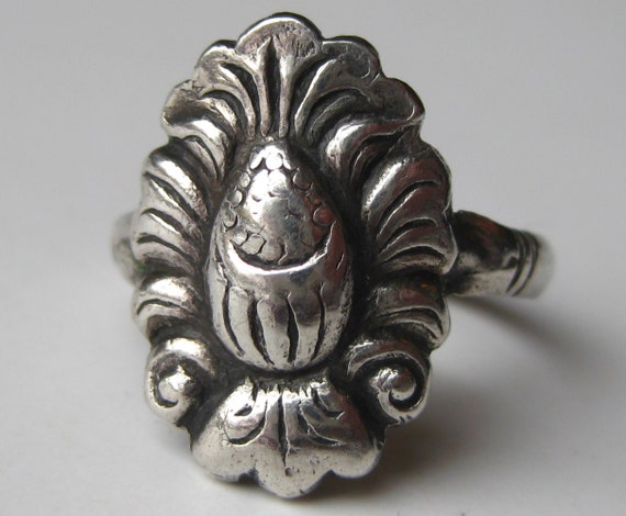 Vintage Ring Indonesian Javanese Yogya 838 Silver Ring Size