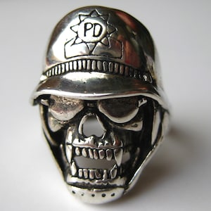 1987 G&S Gordon & smith Silver Tone Skull Grenade Biker Ring