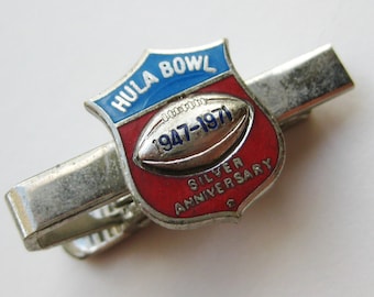 Vintage 1971 Hula Bowl Enamel Silver Anniversary Hawaiian Football Game Tie Bar Clip