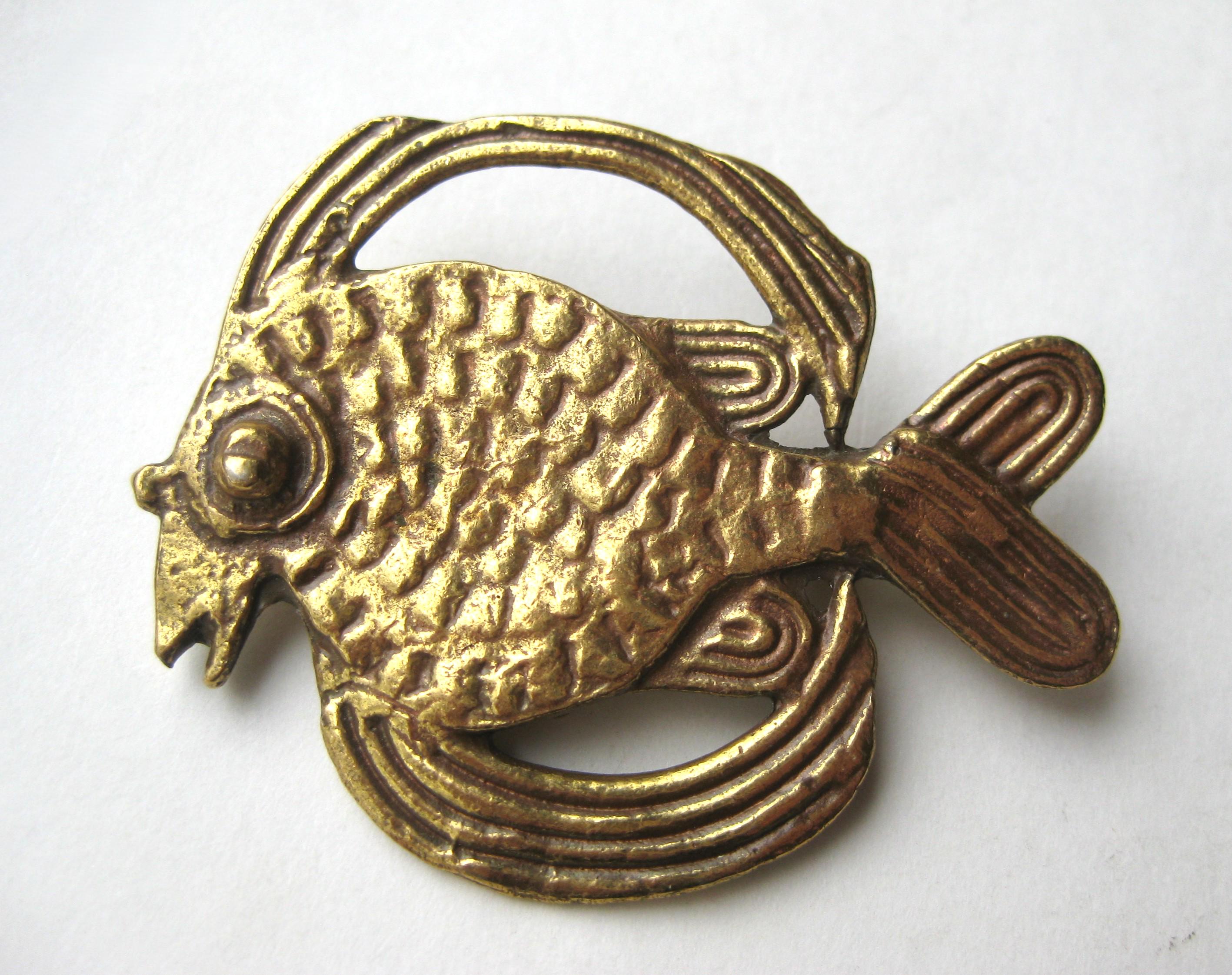 Alva museum brooch - Etsy 日本