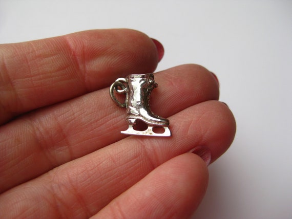 Vintage Charm Sterling Silver 3D Ice Skate Skatin… - image 5