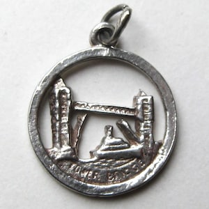 Vintage Charm Sterling Silver London Tower Bridge 3D Souvenir Bracelet Charm