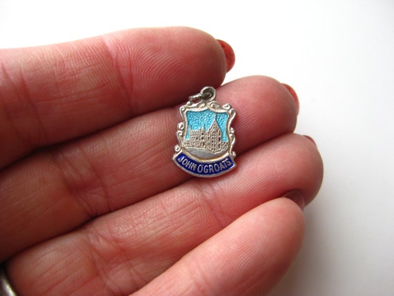 Vintage Charm Sterling Silver John o' Groats Scotland Travel Shield Enamel Souvenir Bracelet Charm View 4