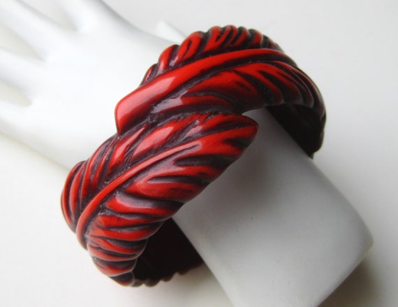 Vintage Bakelite Bangle Cherry Red Early Plastic Bracelet 1940s