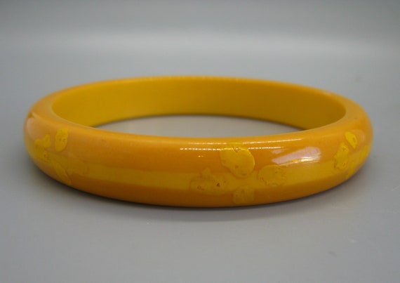 Vintage 40s Egg Yolk Yellow Bakelite Bangle Brace… - image 2