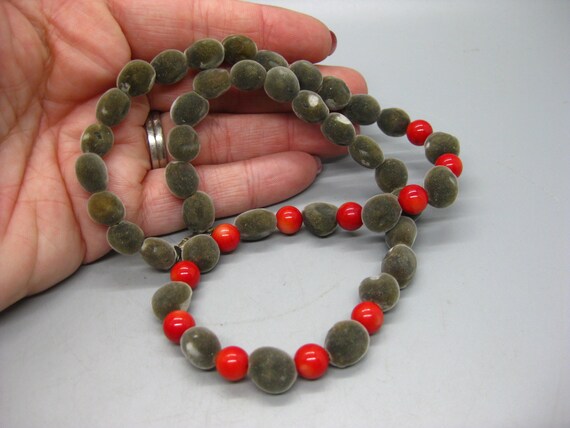 Hawaiian Mgambo Seed & Coral Necklace Vintage Lei… - image 8