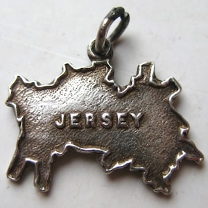 Dije vintage de plata de ley con diseño de mapa de Jersey, Inglaterra, recuerdo de pulsera