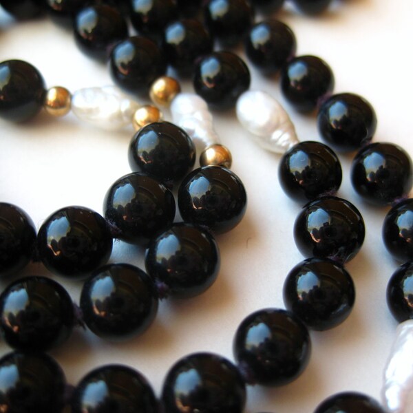 Vintage 14k Gold Black Onyx Bead Freshwater Pearl 30" Long Necklace
