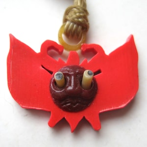 Pulseira Vintage Celluloid Japonesa Kobe Lucky Charm Prêmio