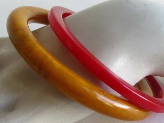 2 Vintage 40s Marbled Yellow & Cherry Red Bakelit… - image 10