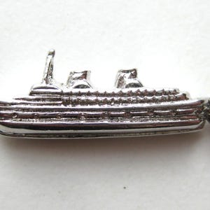 Vintage Sterling Silver RMS Queen Elizabeth Cunard Ocean Liner Souvenir Bracelet Charm