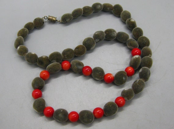 Hawaiian Mgambo Seed & Coral Necklace Vintage Lei… - image 5
