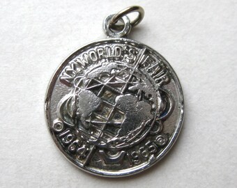 Vintage 1964 New York World's Fair Sterling Silver Bracelet Charm Souvenir