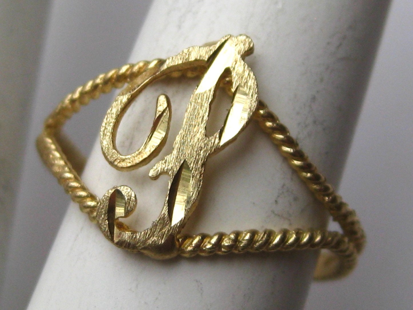 Fine Vintage 14k Yellow Gold Initial Letter P Ring size 7