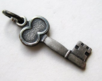 Vintage Charm Sterling Silver Key Novelty Bracelet Charm