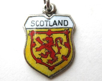 Vintage Charm Scotland Silver Enamel Travel Shield Souvenir Bracelet Charm