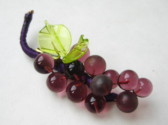 Featured image of post Vintage Purple Glass Grapes - Vintage murano glass purse purple swirl applied handles vase planter.