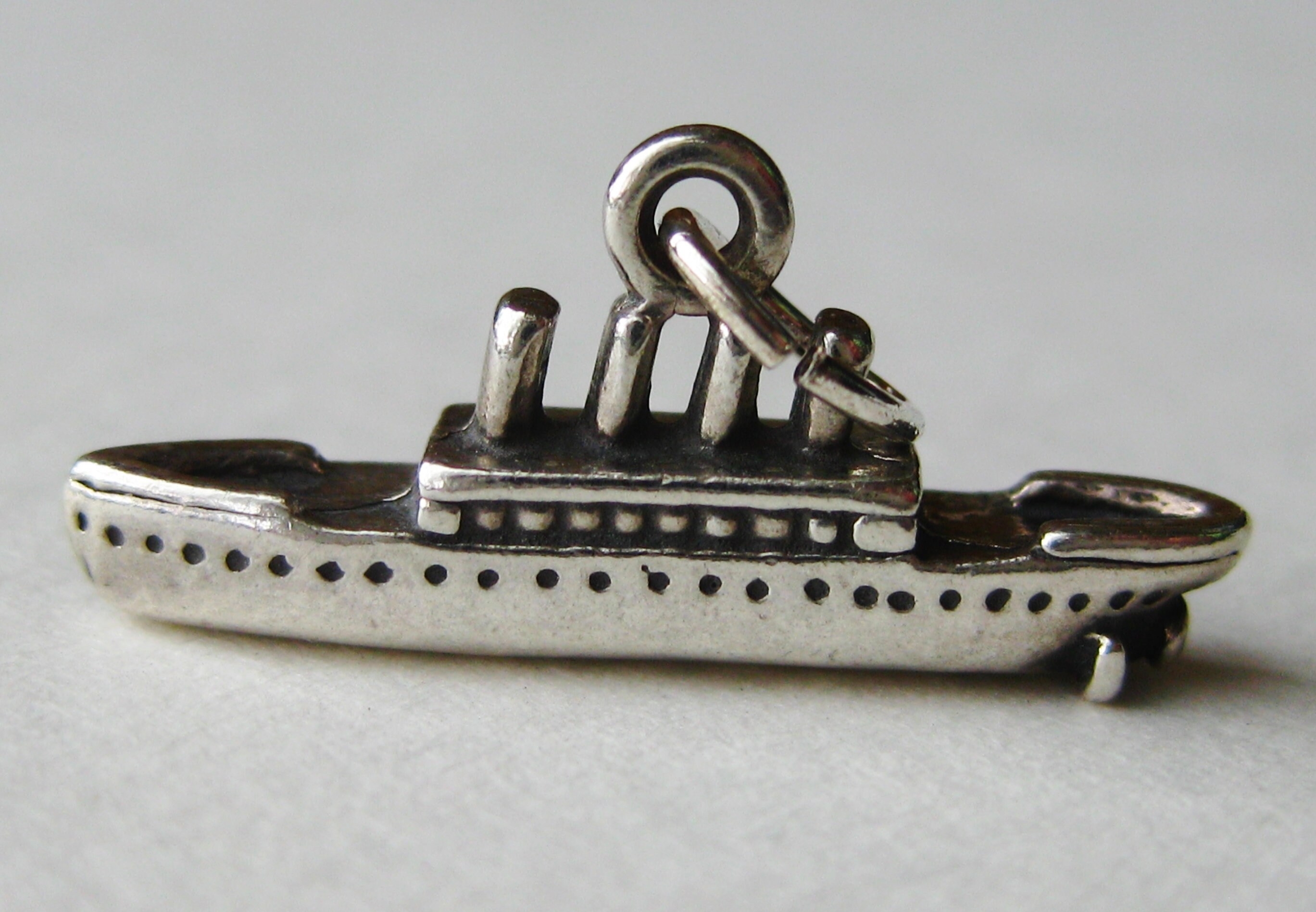 Vintage Charm Mary Long Beach Ocean Liner 3D Ship Souvenir Bracelet Charm