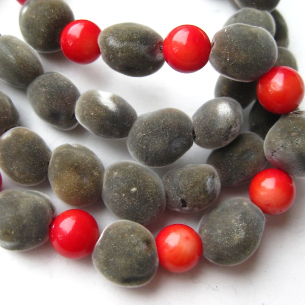 Hawaiian Mgambo Seed & Coral Necklace Vintage Lei Choker