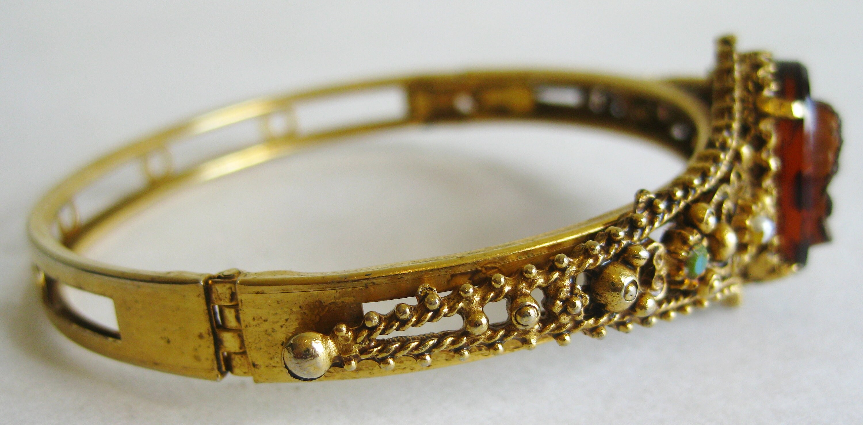 Vintage 50s Lisner Gold Filigree Amber Cameo Jeweled Hinged Bangle Bracelet