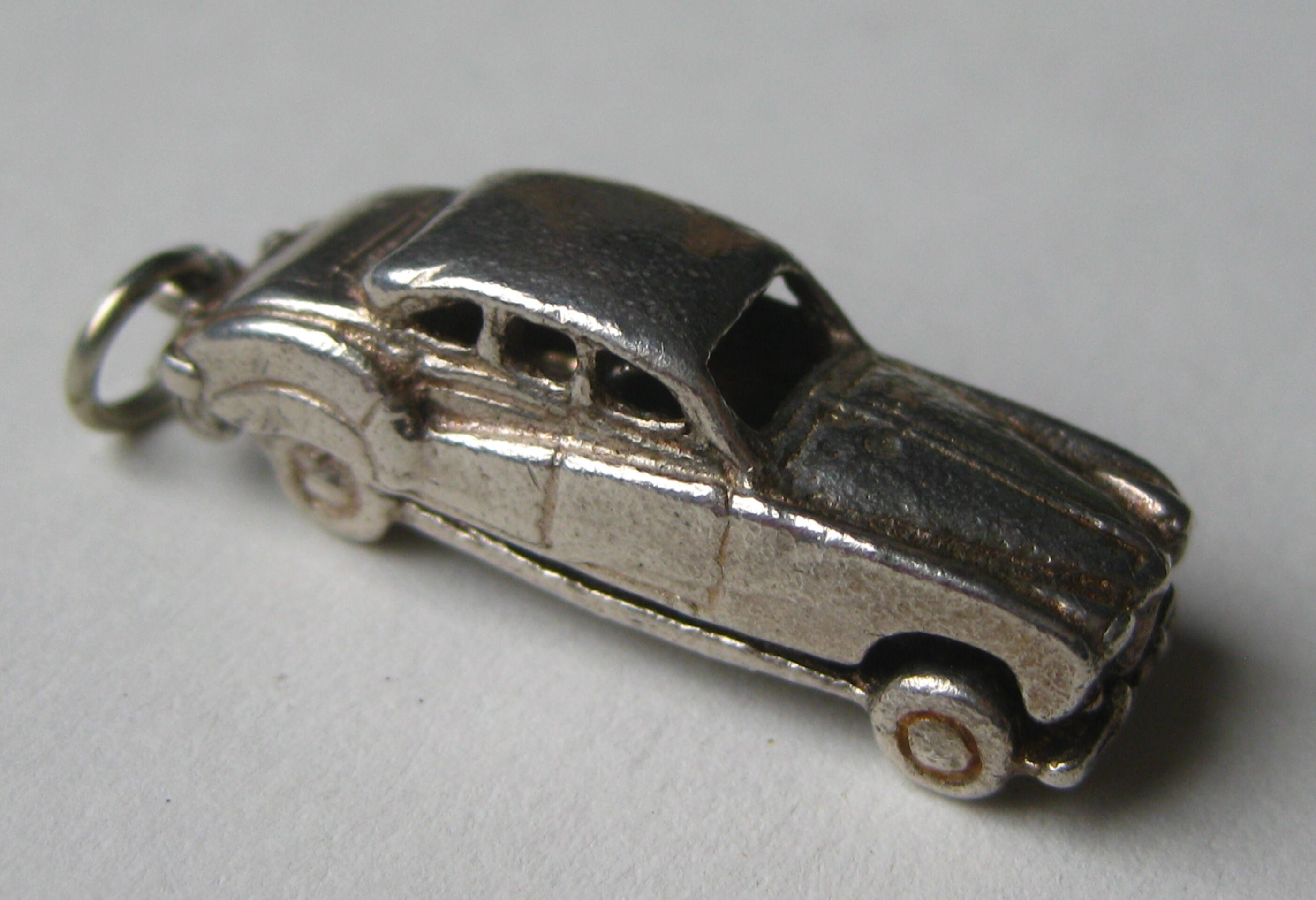 Charme Bracelet Rolls-Royce En Argent Sterling Vintage - Poids 3,2g, Longueur 2,7cm - Occasion En Bon état