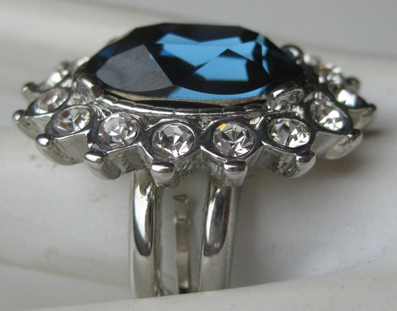 Vintage Kenneth Jay Lane KJL Blue Rhinestone Prin… - image 6