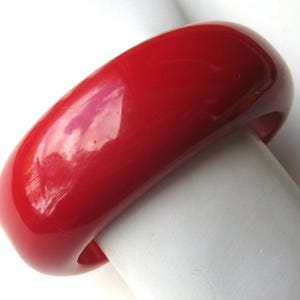 Vintage 40s Cherry Red Bakelite Cuff Bracelet Small Size