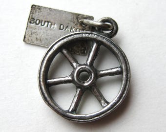 Vintage Charm Sterling Silver South Dakota Wagon Wheel Souvenir Bracelet Charm