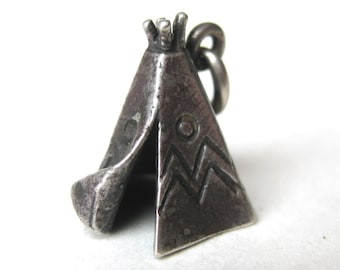 Vintage Charm Sterling Silver Navajo Indian Teepee Souvenir Fred Harvey Bracelet Charm