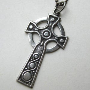 Vintage Irish Sterling Silver Celtic Cross Necklace Pendant Amulet & Chain Ireland