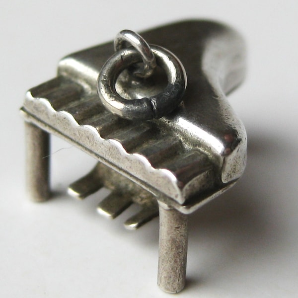 Vintage Charm Sterling Silver Baby Grand Piano Steinway Bracelet Charm