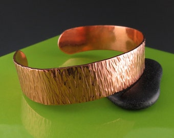 Hamrad kopparmanschettarmband