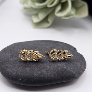 Elegant 18k Gold Leaf Stud Earrings | Nature-Inspired Minimalist Jewelry