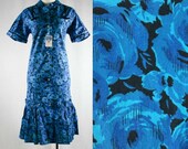 Size 10 Saucy 50s Teal Roses Print Dress with Black Satin Trim - Mermaid Hem - Blue - 1950s Deadstock - Bust 39 - Waist up to 39 - 39711-1