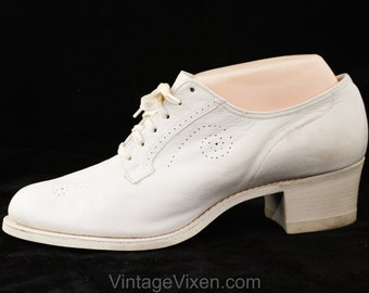 White 1930s Shoes - Size 7 30's Oxfords with Lace Up & Piercing - 1930s 1940s Suede 7AAAA Narrow - 30s 40s Art Deco Curliques - Wooden Heels