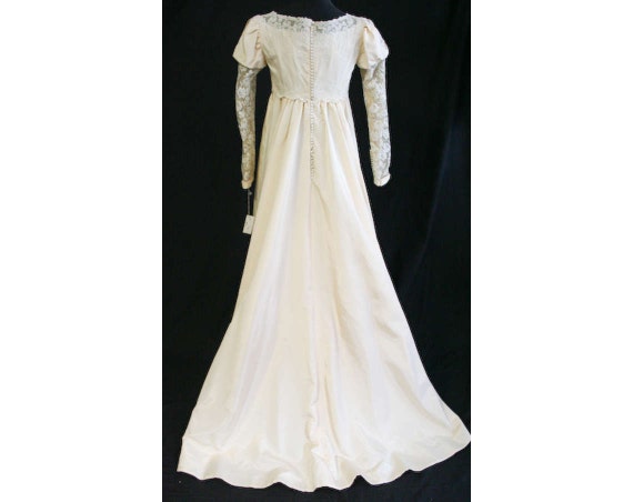 Size 8 Wedding Dress - Romantic 1960s Jane Austen… - image 9