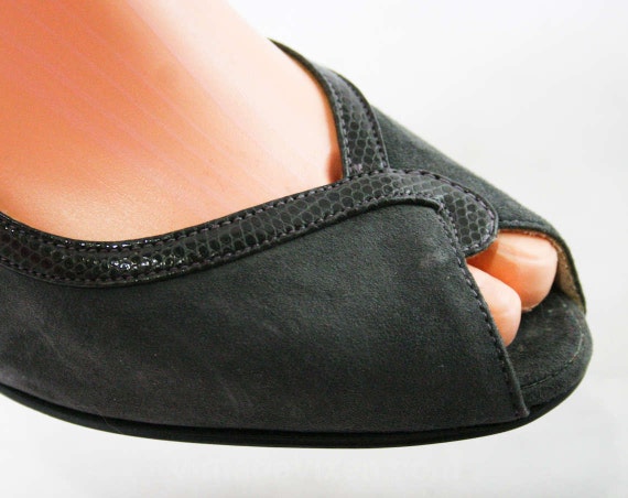 Gray Sandals - Size 6 1/2 M - 1970s Suede Shoes -… - image 3