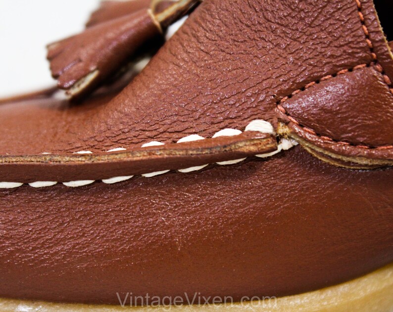 1960s 70s Preppie Shoes 1970s NOS Deadstock Size 10 Brown Leather Loafers Hipster 60s Pumps Loafer Style with Fringed Tassels