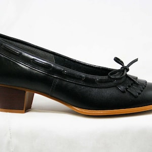 Size 7 M Leather Loafers by Dexter - High Quality - 1980s - Fine Black Leather Shoes - Preppie - Stacked Wood Heels - Deadstock -43236-1