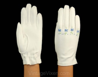 60s White Gloves with Blue Flowers Embroidery - Spring Ladies Pair of Sweet Wrist Length Gloves - 1960s Sunday Best - Petite and Feminine