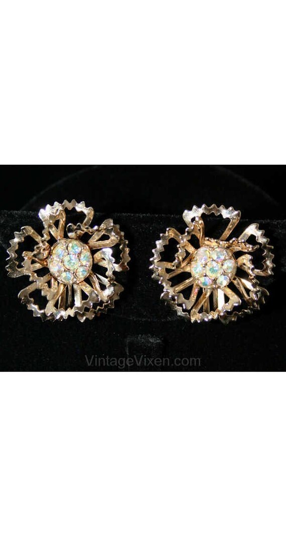 Metalwork Flower Earrings - Spring Goldtone 1950s 