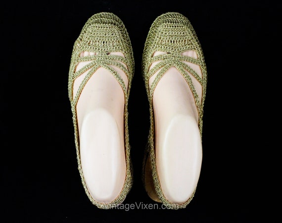 1950s Gold Shoes - Hollywood Style 40s 50s Metall… - image 1