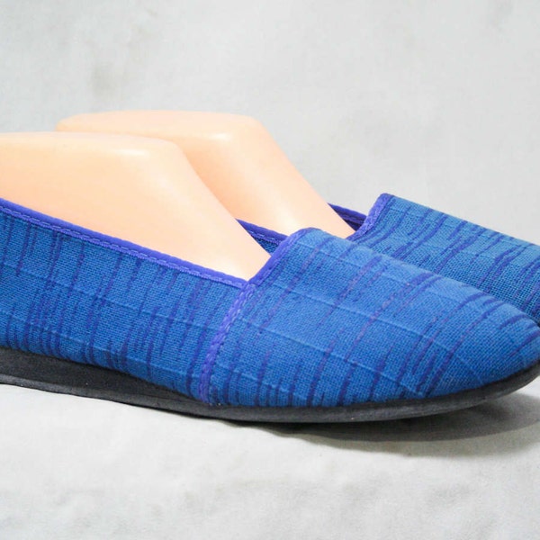 Size 9.5 Blue Casual Shoes - Classic Sporty 1960s Slip On Summer Flats - Soft Rubber Soles - 60s Deadstock - 9 1/2 Large Size Vintage Shoe