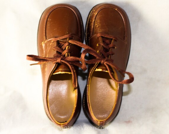 scarpe per bambini in pelle marrone del 1960 con scatola scarpe con lacci in pelle marrone del 1960 deadstock NIB Oxford per bambini in pelle marrone vintage del 1960 Scarpe Calzature bambino Scarpe Oxford e francesine 
