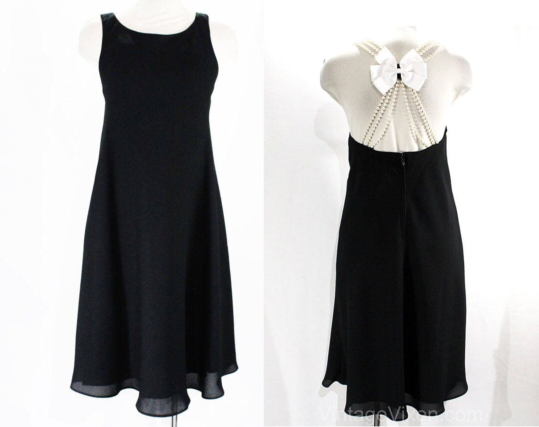 1990s-black-dress-90s-cocktail-party-strings-of-pearls-back-interest