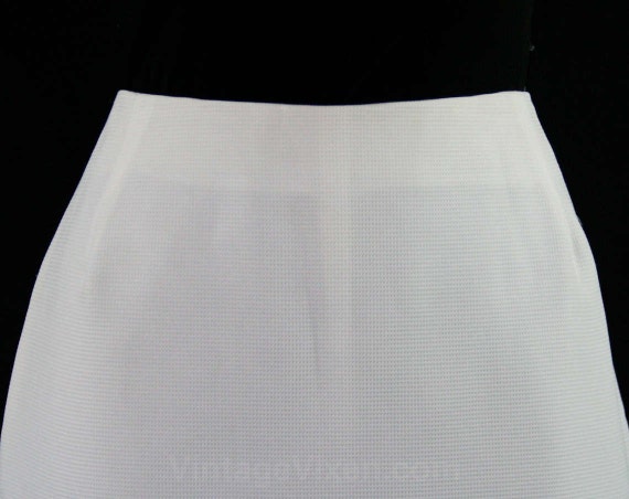 1960s Mini Skirt - White Pique & Scalloped Embroi… - image 3