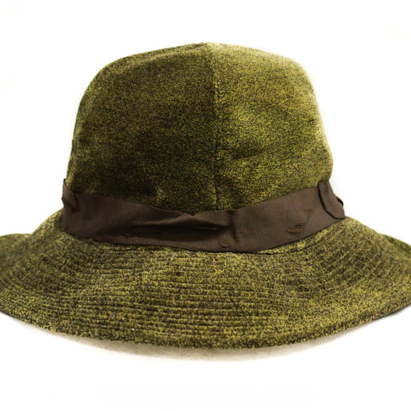 Pleat Trim Wide Brim Hat