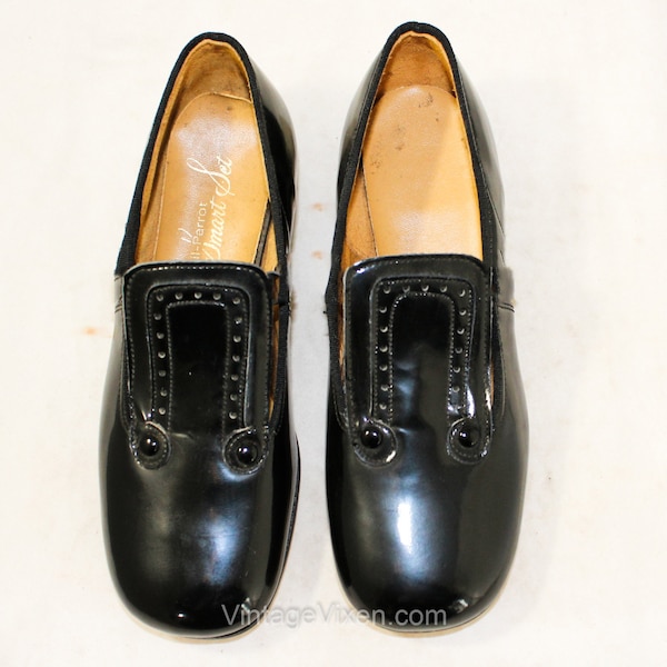 Girl's Size 13 Shoes - 18th Century Inspired Glossy Black Faux Patent Leather - Rounded Toe 1960s Child's Slip On Shoe - 60s Deadstock NIB