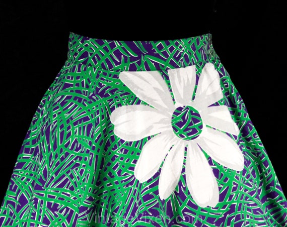 XXS 1950s Daisy Print Full Skirt - Size 2 Green &… - image 2