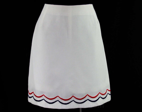 1960s Mini Skirt - White Pique & Scalloped Embroi… - image 1